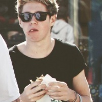 Niall Horan Loving Food